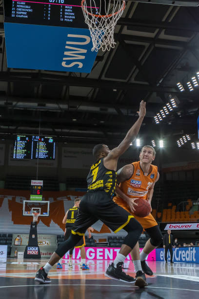 方在场上的 方在场上的